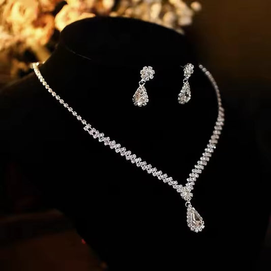 Elegant Claw Chain Necklace &amp; Earring Set – Modern Collarbone Accessories